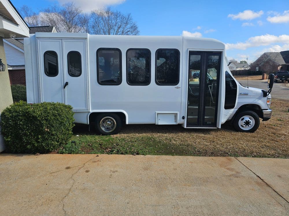 2019 Ford VIP 2200 bus