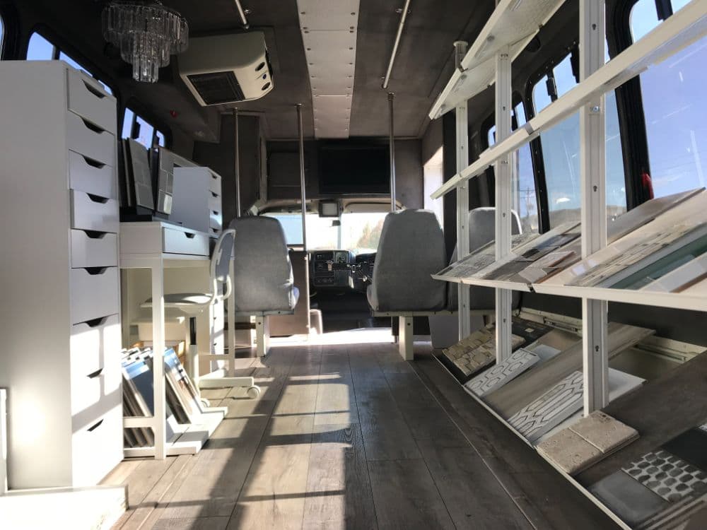 2006 Chevy C5500 - Image 2