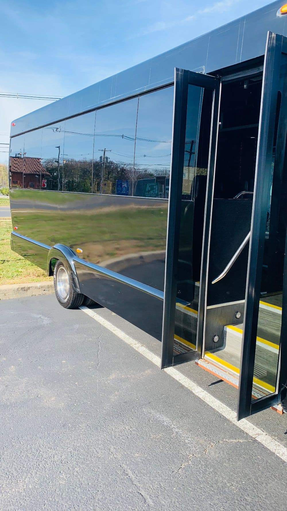 2016 Ford E 450 - Image 4