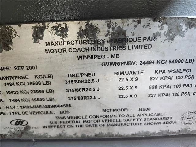 2008 MCI J4500 - Image 20