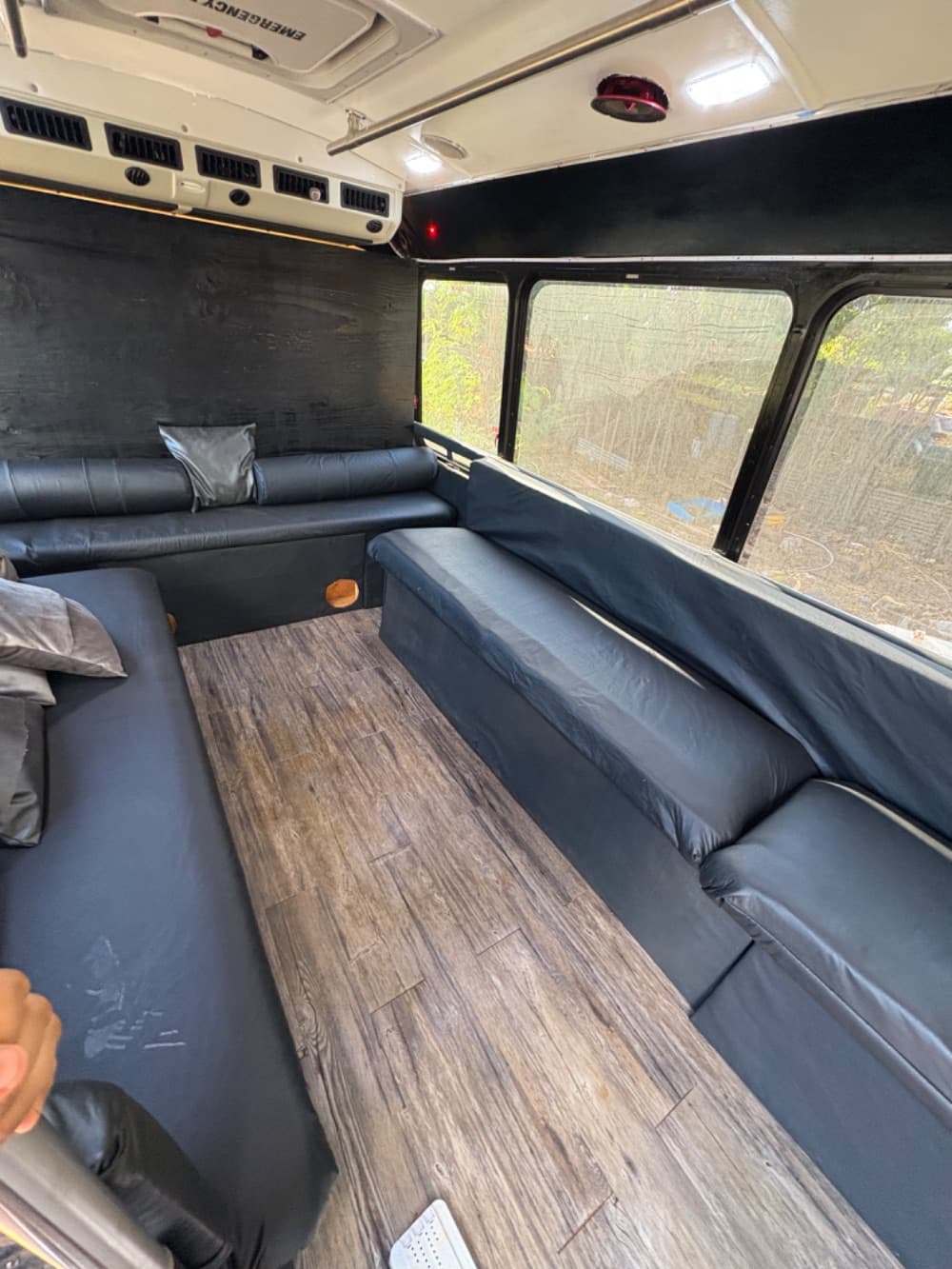 2015 Ford E-450 Party Bus - Image 4