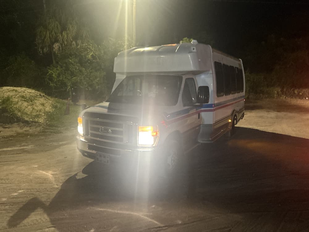 2017 Ford E-450 Super Duty - Image 12