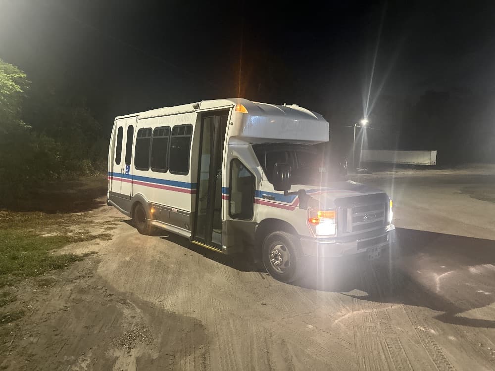 2017 Ford E-450 Super Duty - Image 10