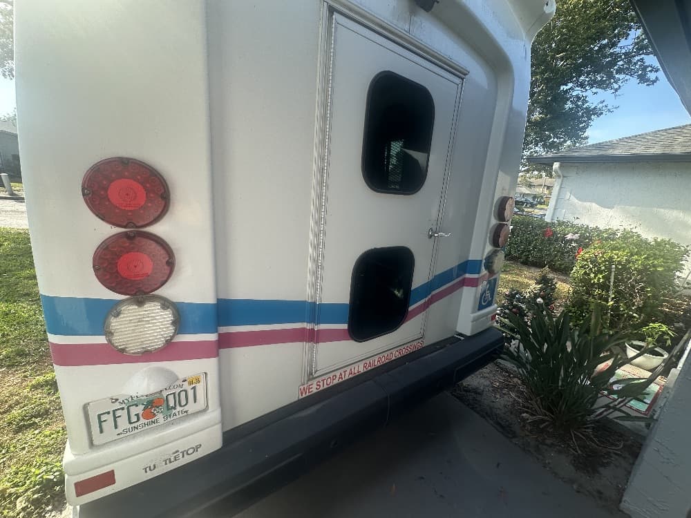 2017 Ford E-450 Super Duty - Image 5