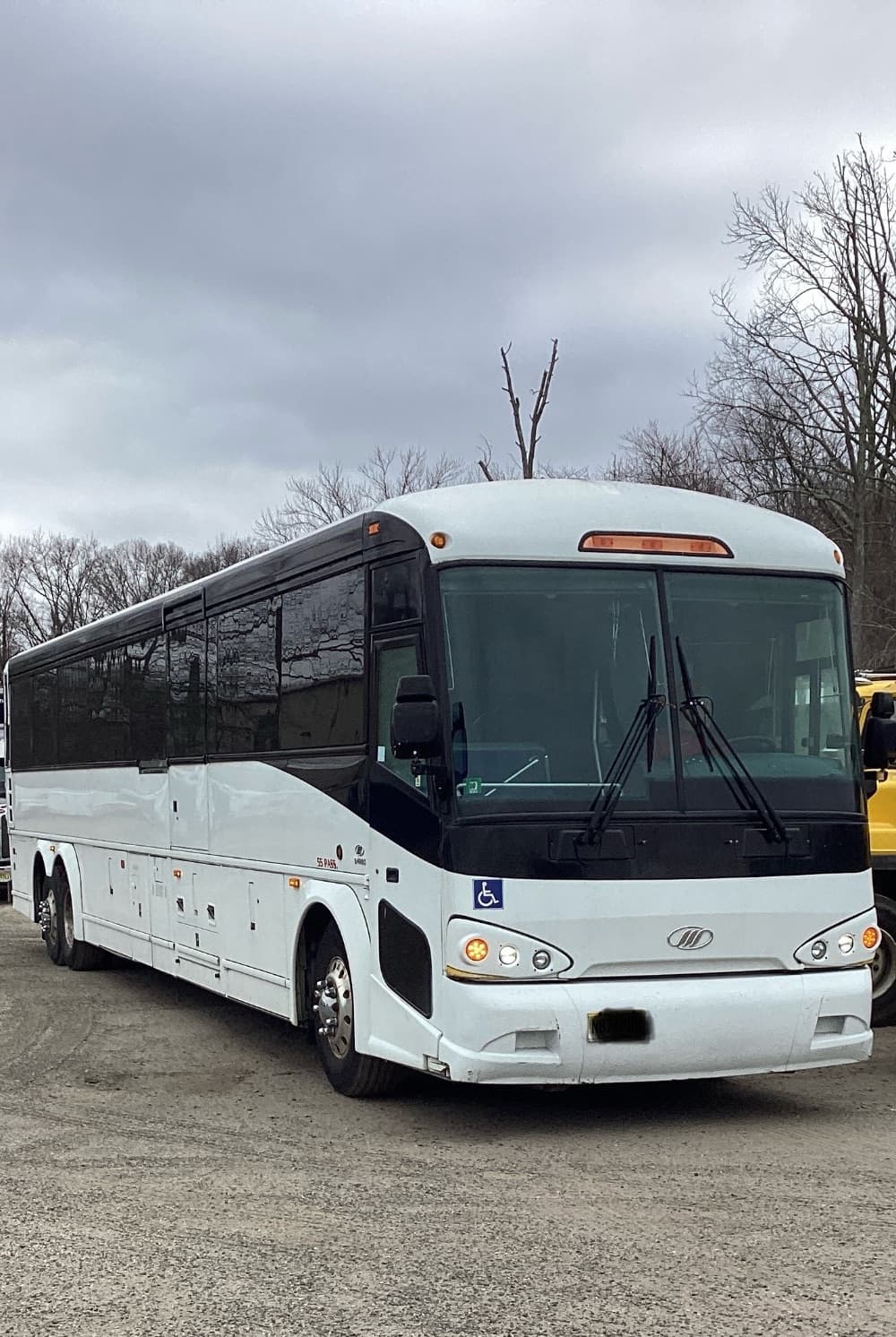 2009 MCI D4505 bus