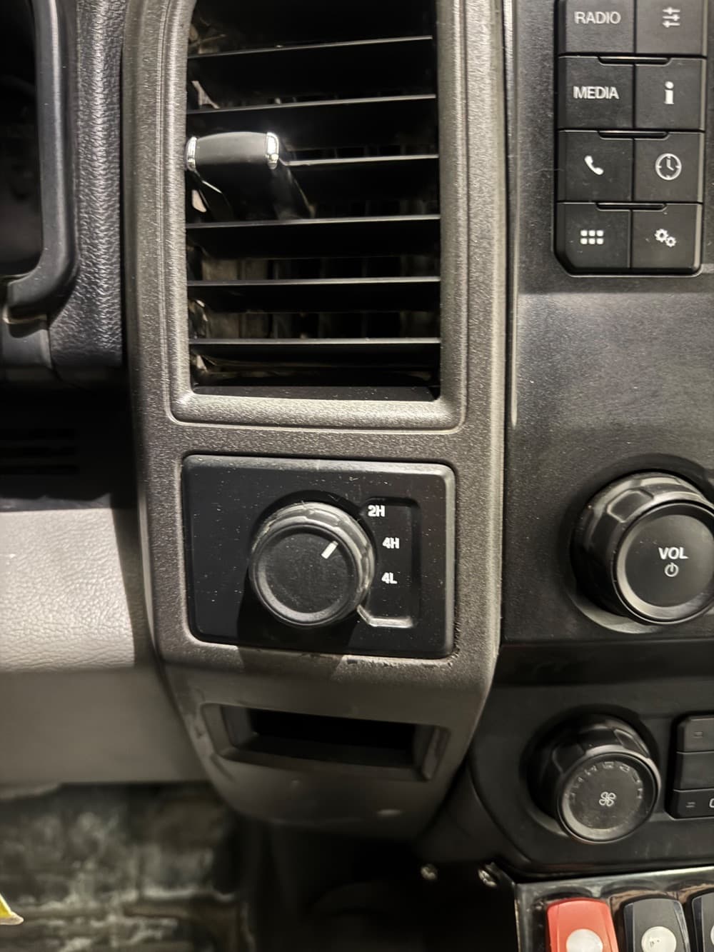 2021 Ford  550  - Image 3