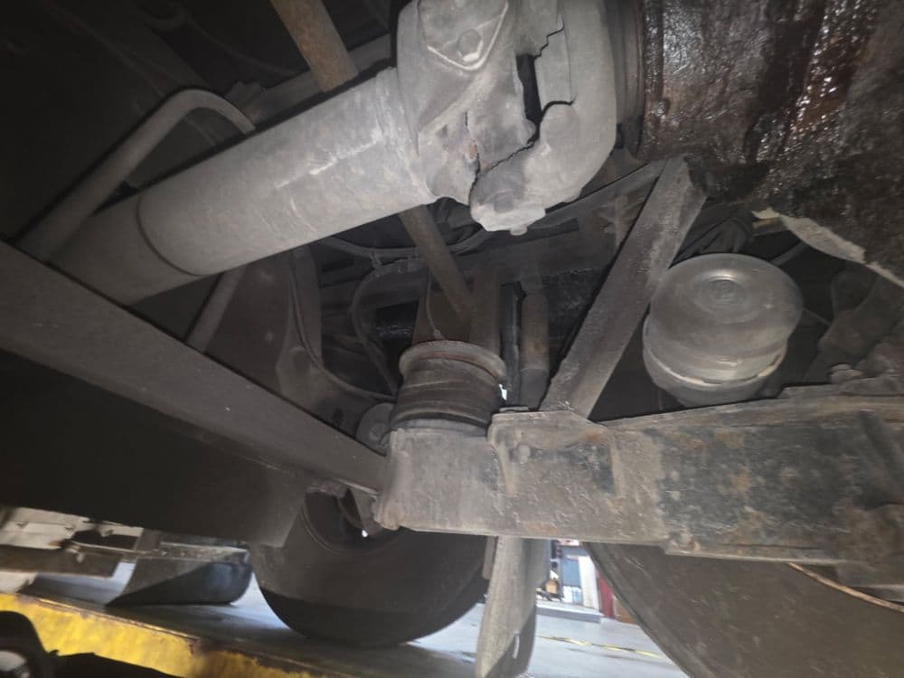 2001 prevost h345 - Image 4