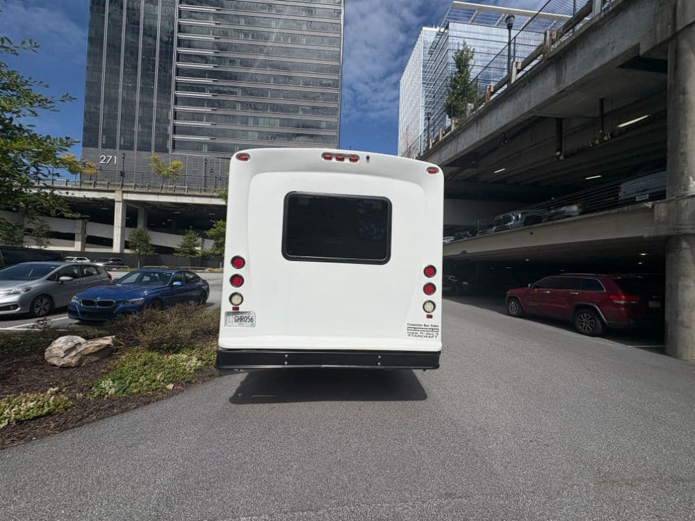 2020 Ford E450 - Image 8