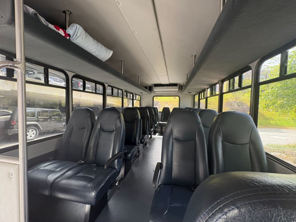 2020 Ford E450 - Image 4