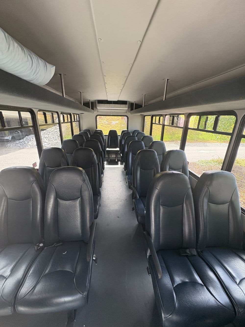 2020 Ford E450 - Image 3