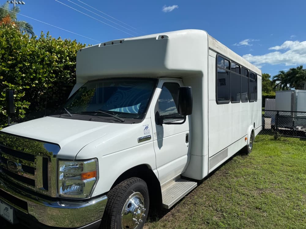 2018 Ford  450 super duty  - Image 6