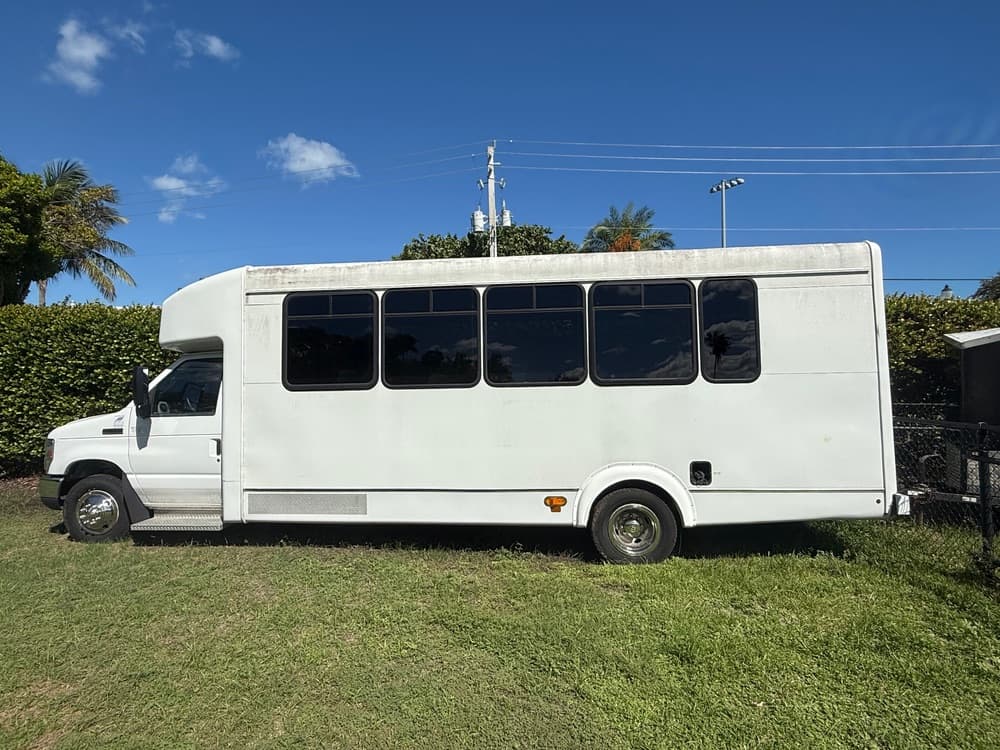 2018 Ford  450 super duty  - Image 5