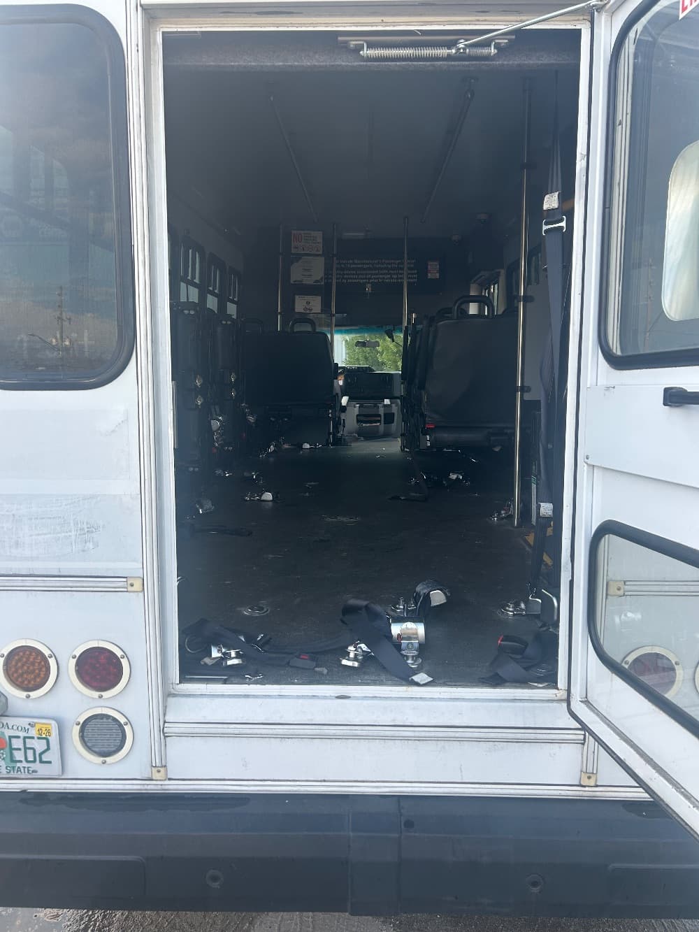 2017 Ford F450 - Image 10