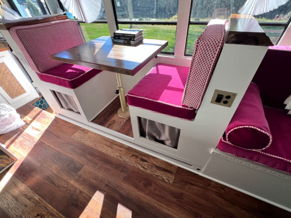 2003 Freightliner FS65 - Image 8