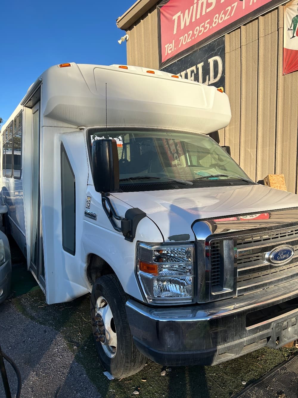 2017 Ford F450 bus