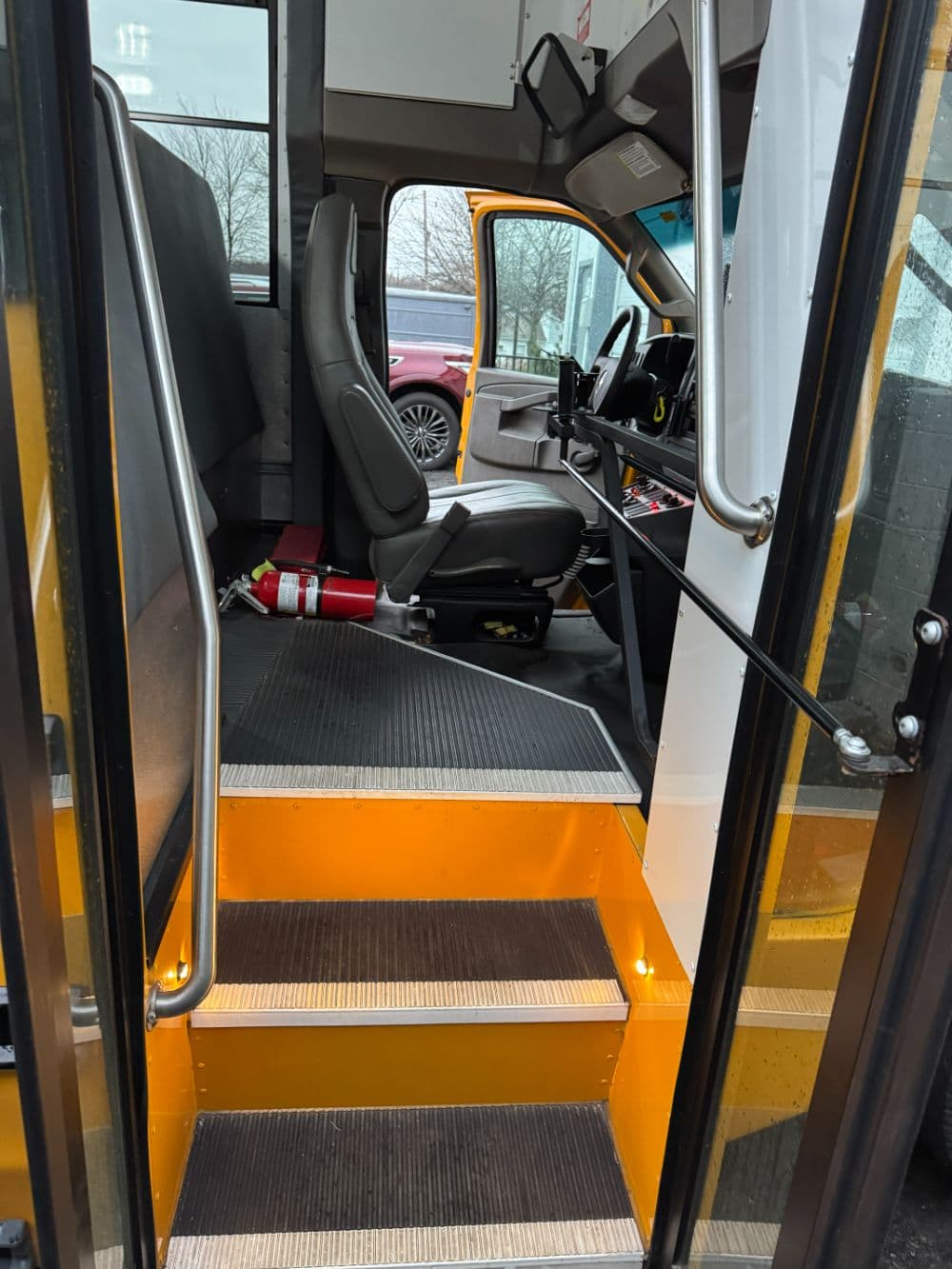 2019 Chevrolet School Van - Image 15