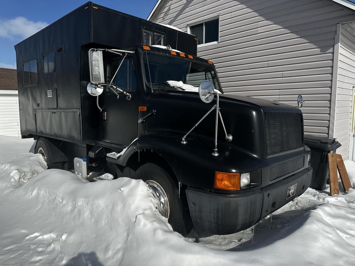 1990 International 8300 bus