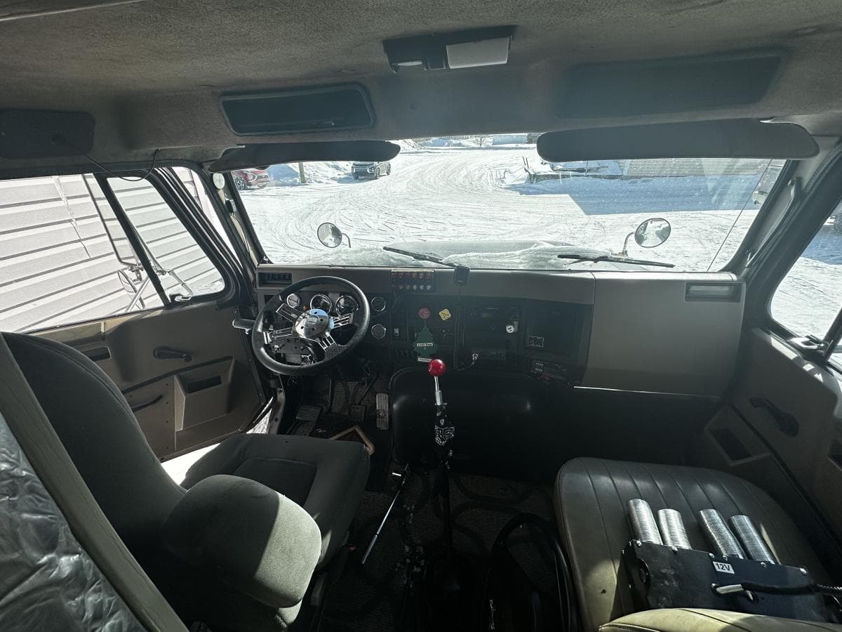 1990 International 8300 Navistar Conversion - Image 13