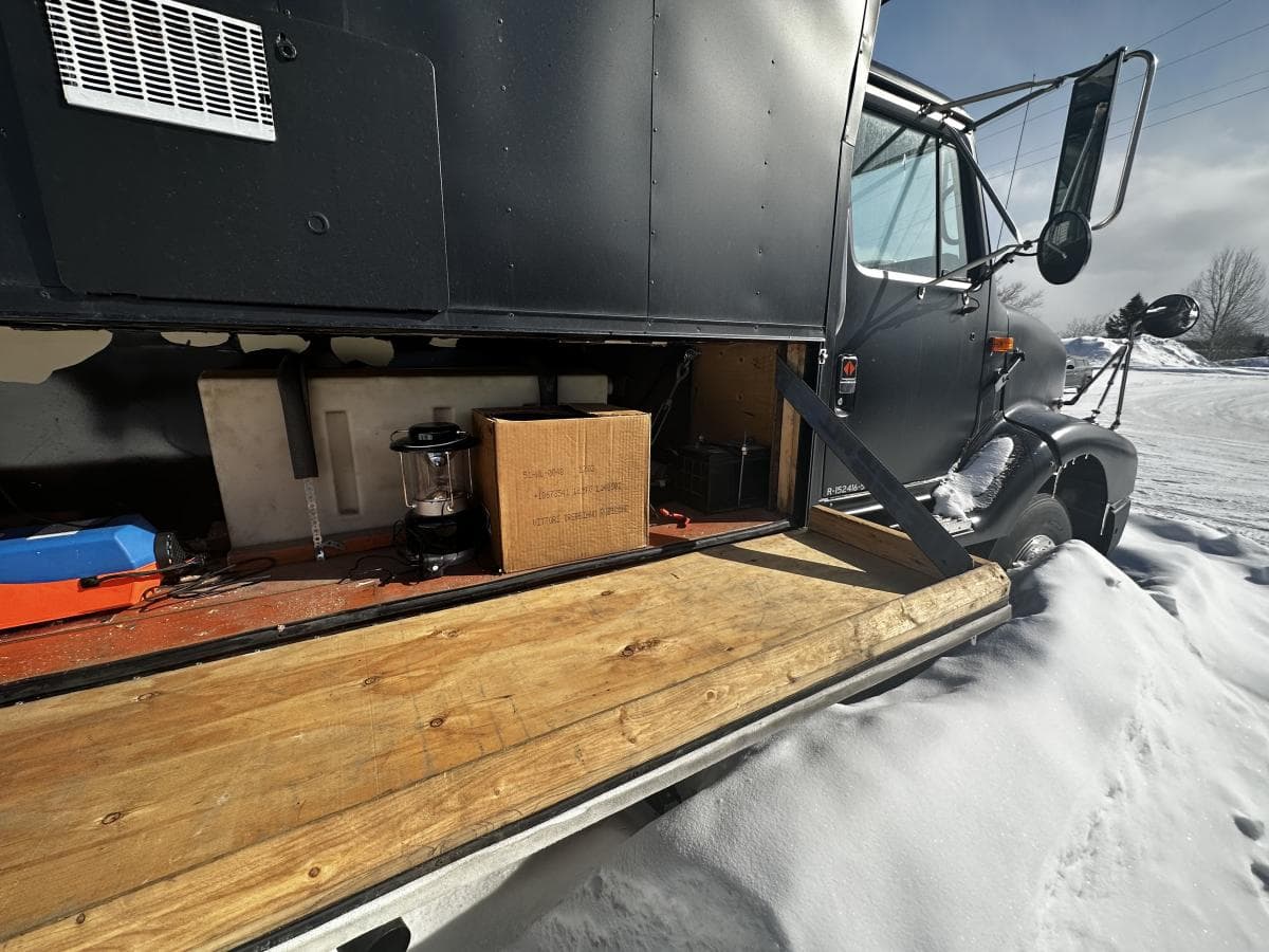1990 International 8300 Navistar Conversion - Image 17