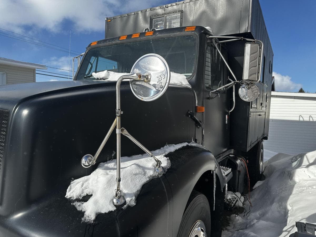 1990 International 8300 Navistar Conversion - Image 6