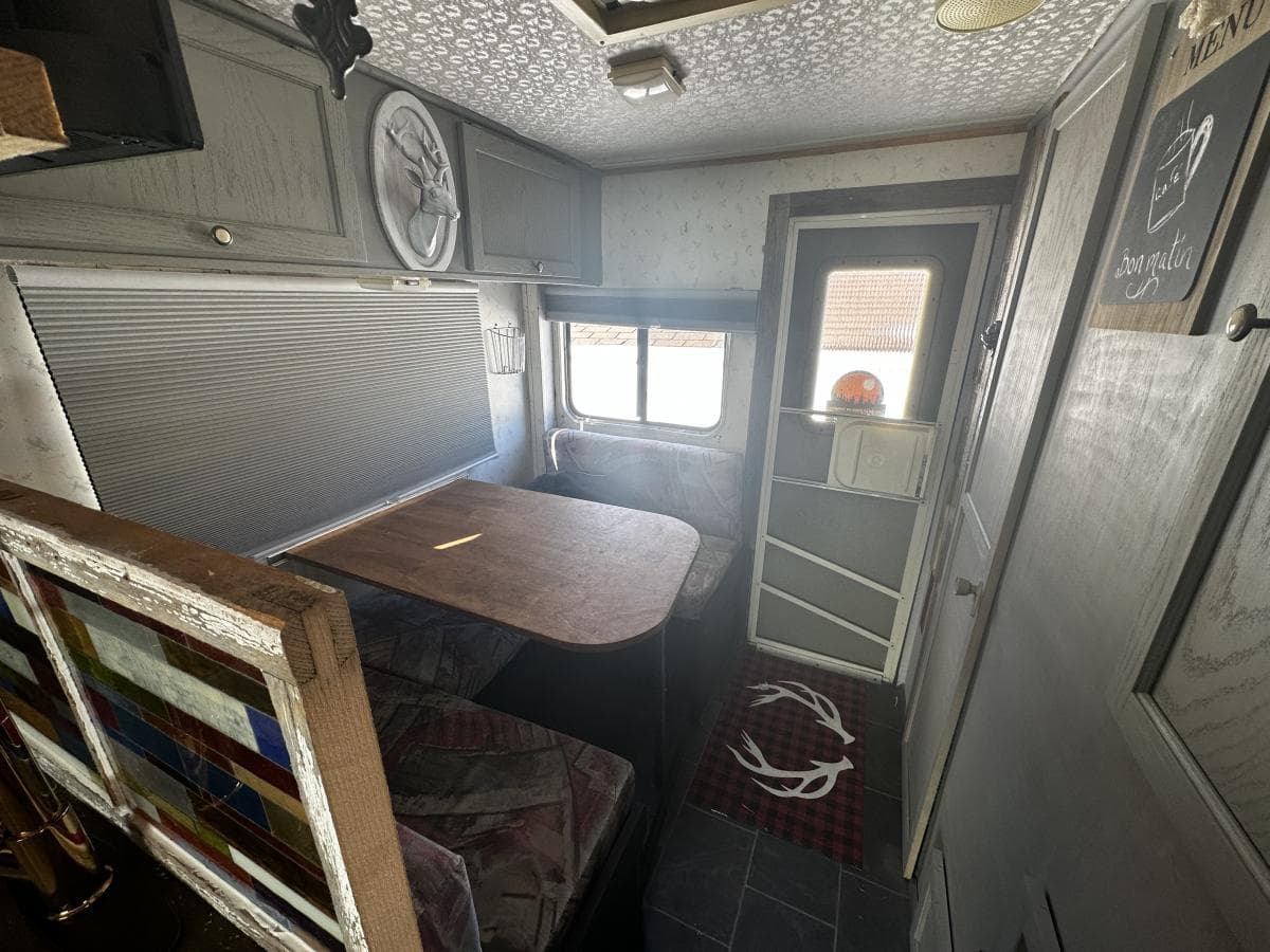 1990 International 8300 Navistar Conversion - Image 7