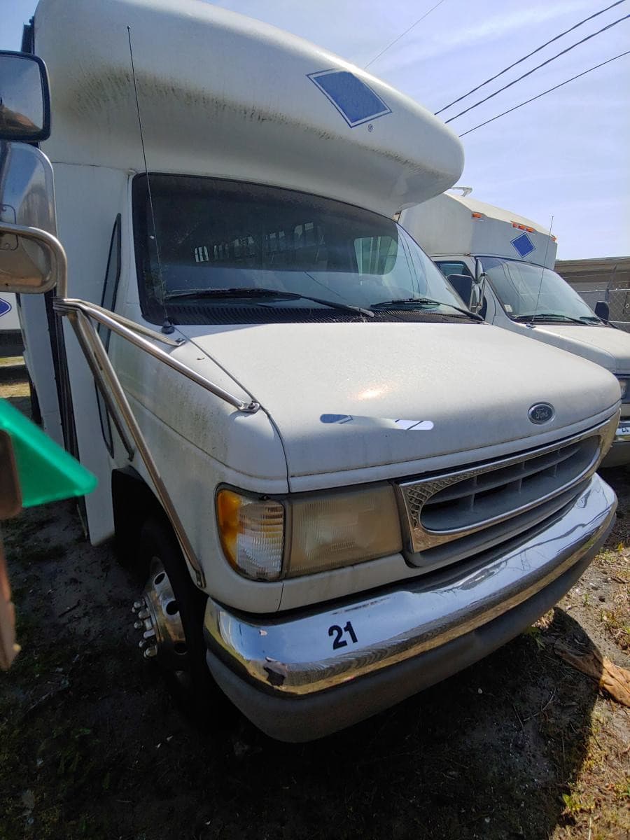 1998 Ford RVC Shuttle Bus - Image 1