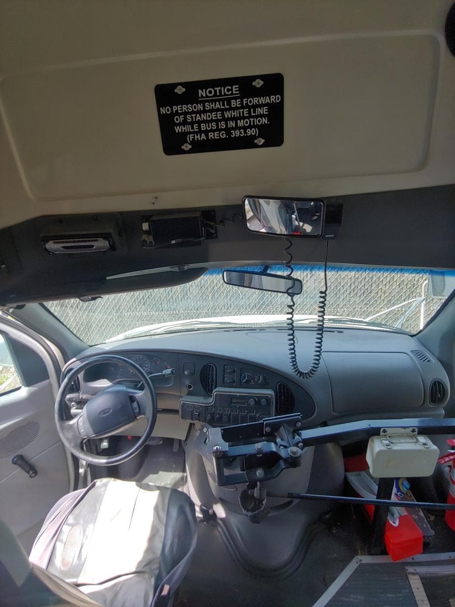 1998 Ford RVC Shuttle Bus - Image 2