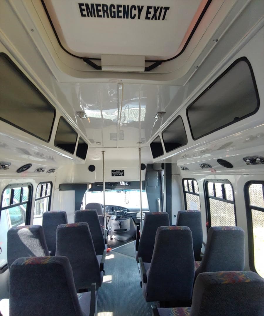 1998 Ford RVC Shuttle Bus - Image 4