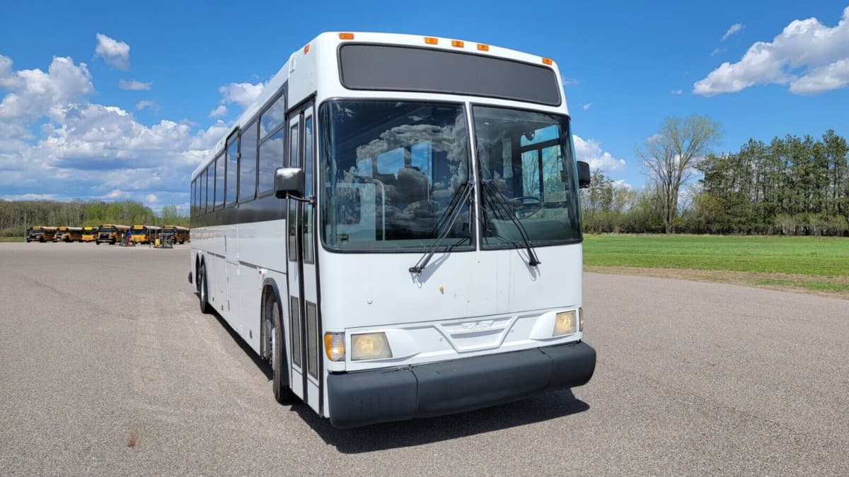 1999 New Flyer Viking Motorcoach - Image 13
