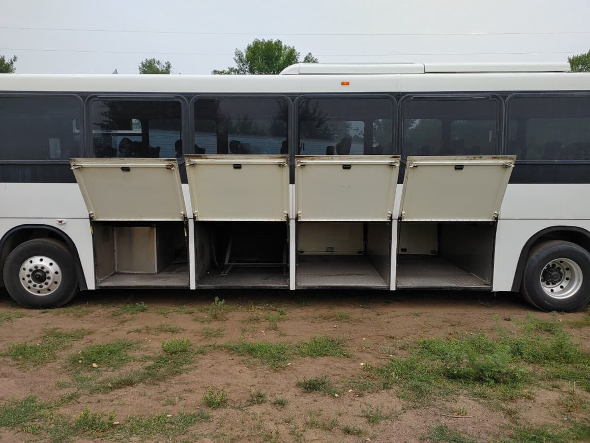 1999 New Flyer Viking Motorcoach - Image 14