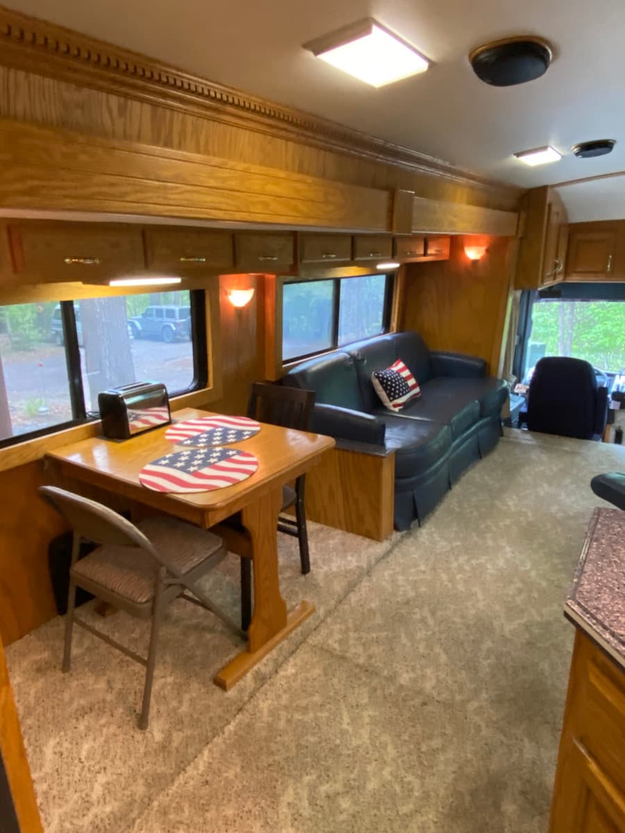 2004 Dina Viaggio Motorhome - Image 16