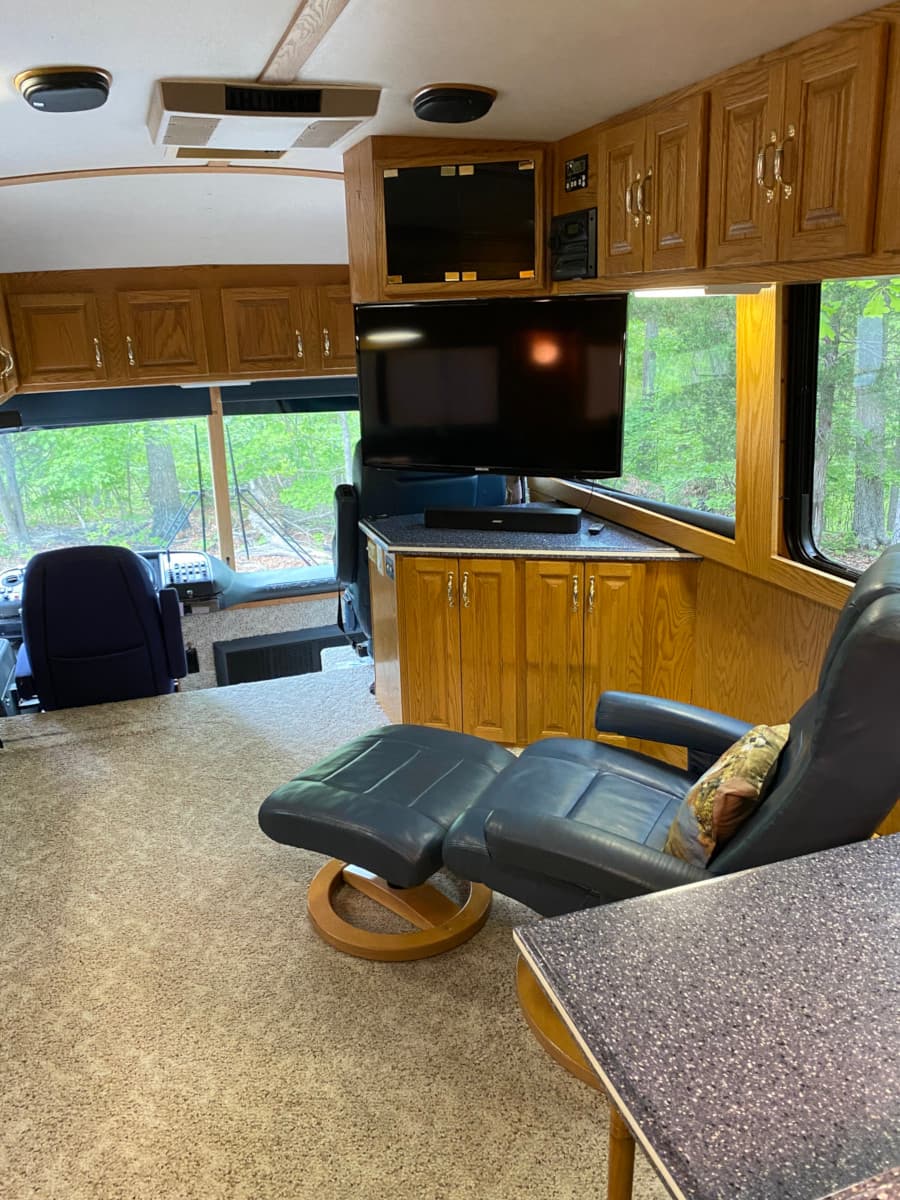 2004 Dina Viaggio Motorhome - Image 17