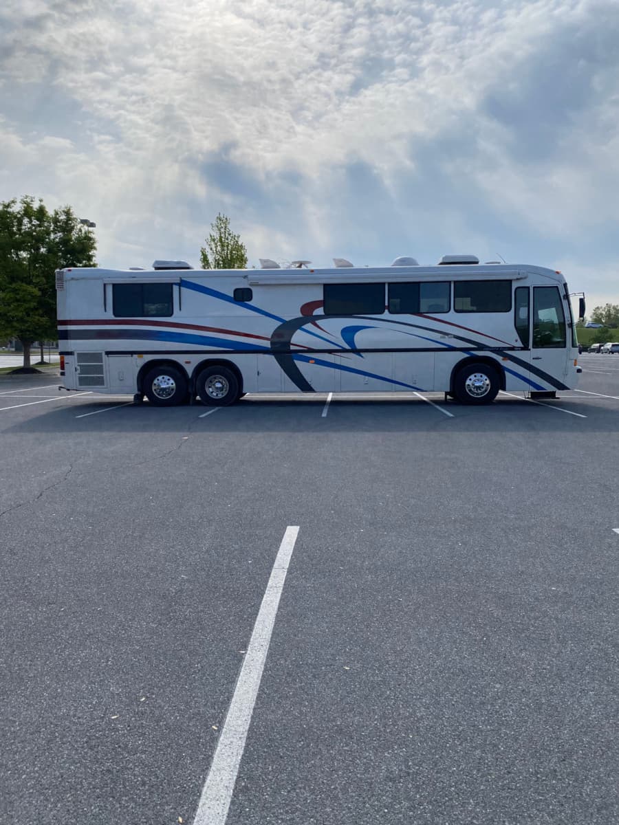 2004 Dina Viaggio Motorhome - Image 4