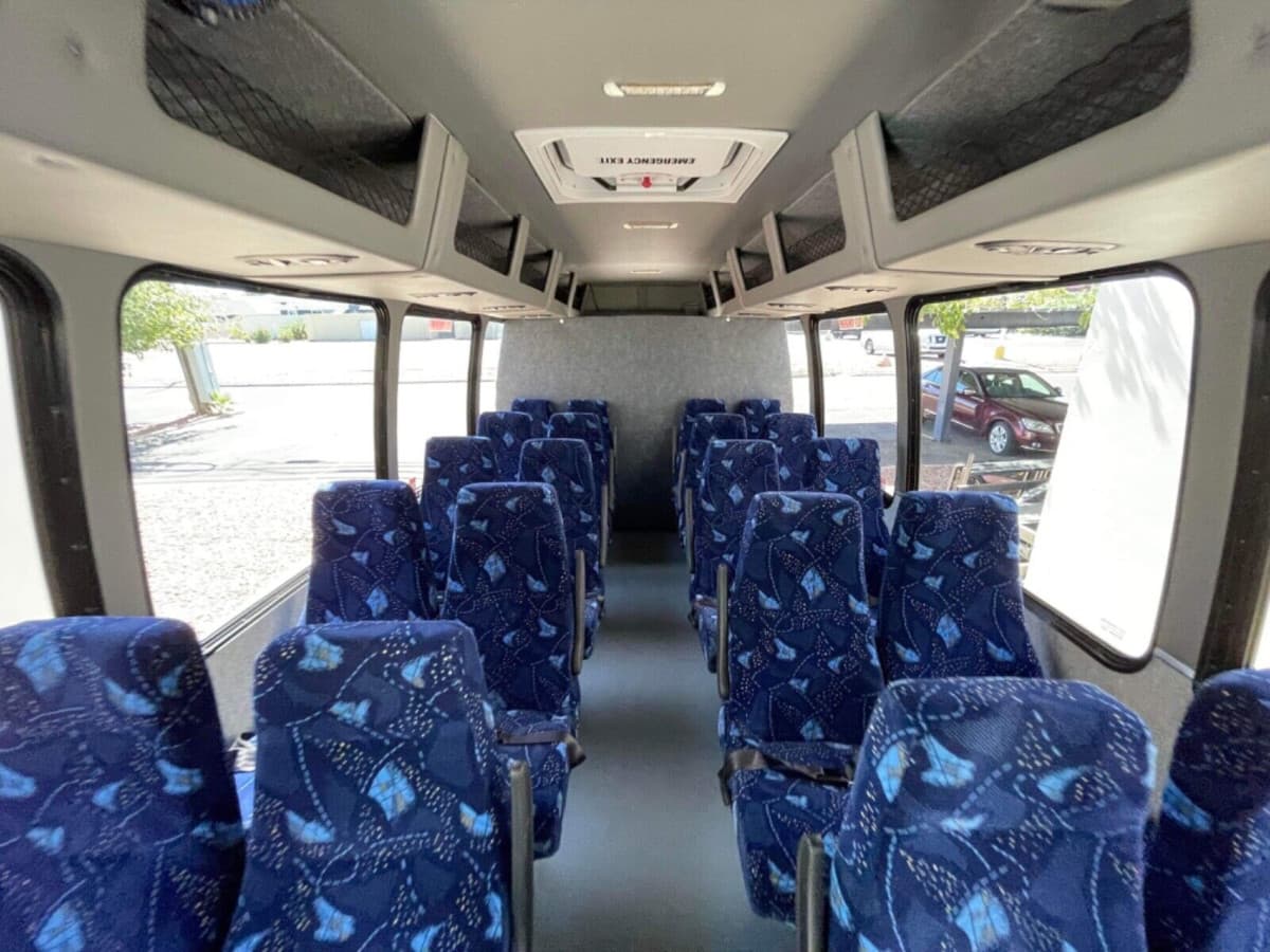 2016 Ford E450 Shuttle Bus - Image 17