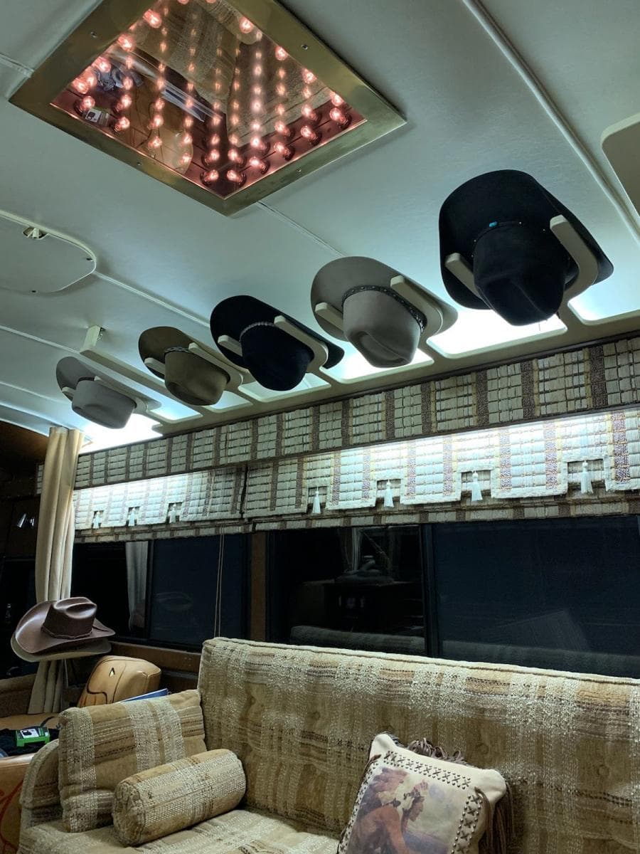 1980 MCI Custom Coach Industries Landcruiser - Image 10