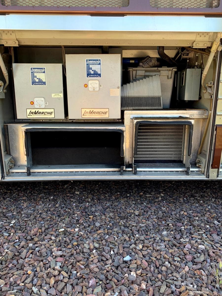 1980 MCI Custom Coach Industries Landcruiser - Image 11