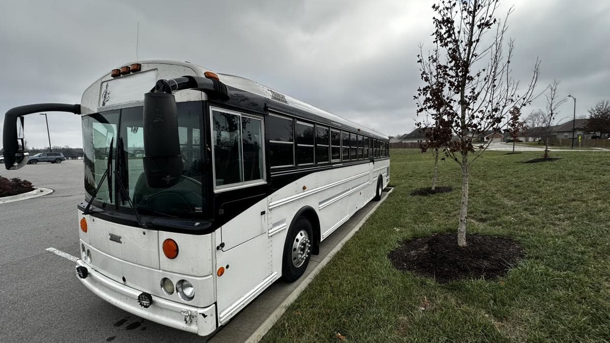 2005 Thomas Activity Bus - Image 3