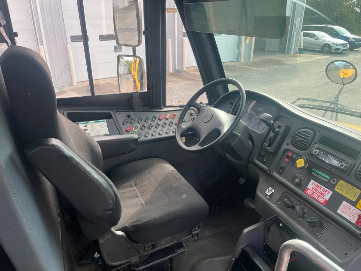 2014 Freightliner Thomas C2 School Bus - Image 9