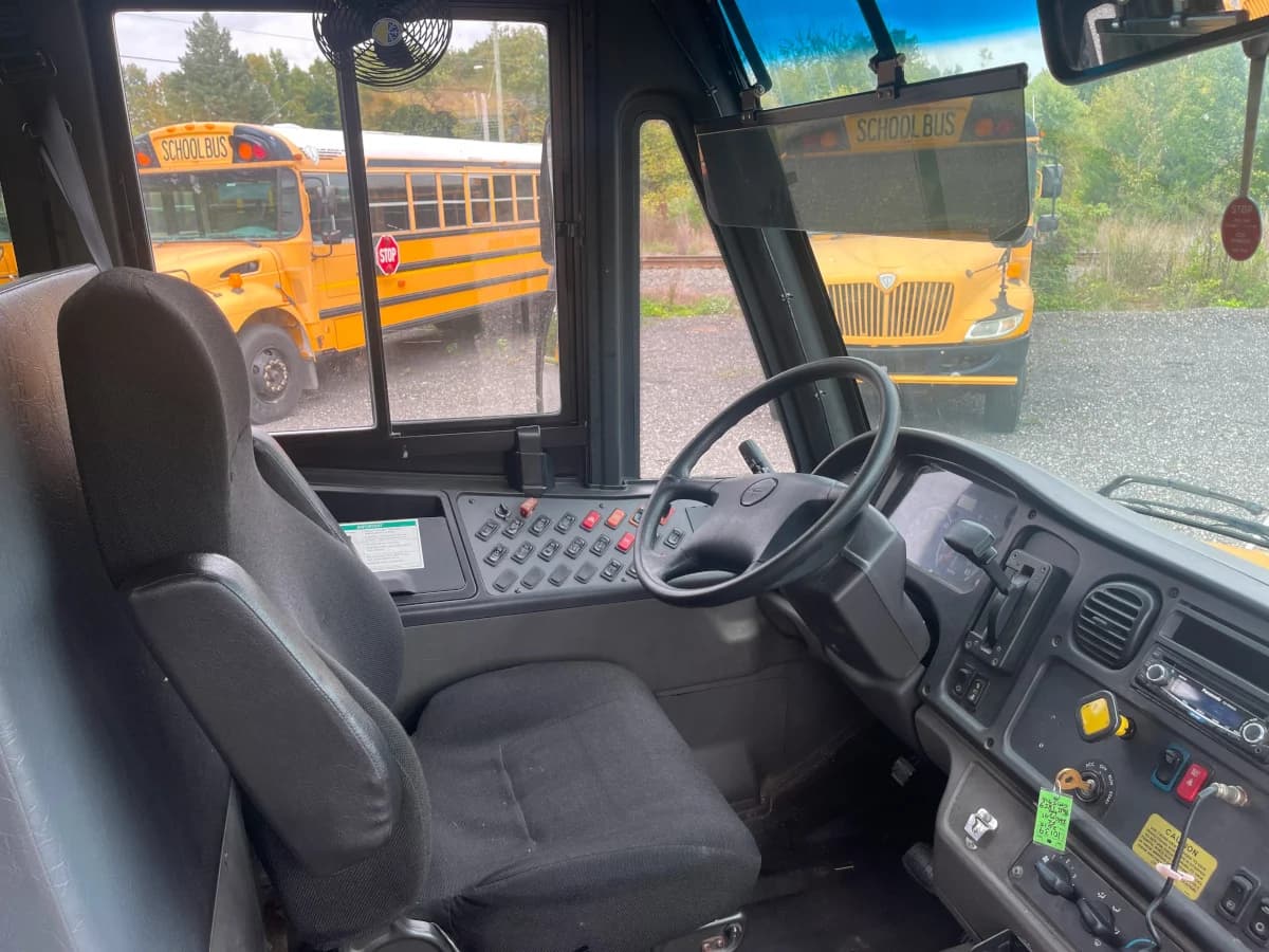 2015 Freightliner Thomas C2  - Image 3