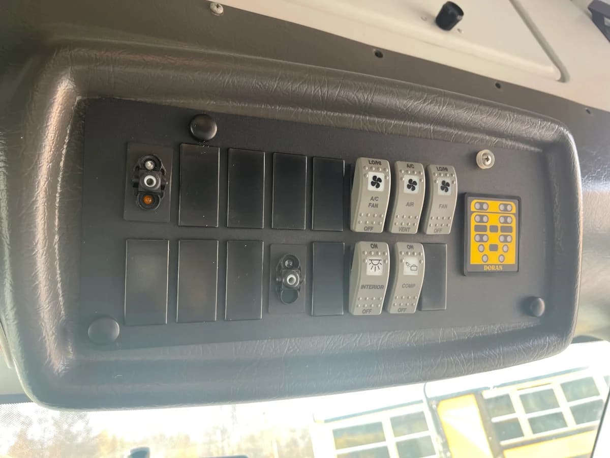 2010 Chevrolet 3500 Mini School Bus - Image 13