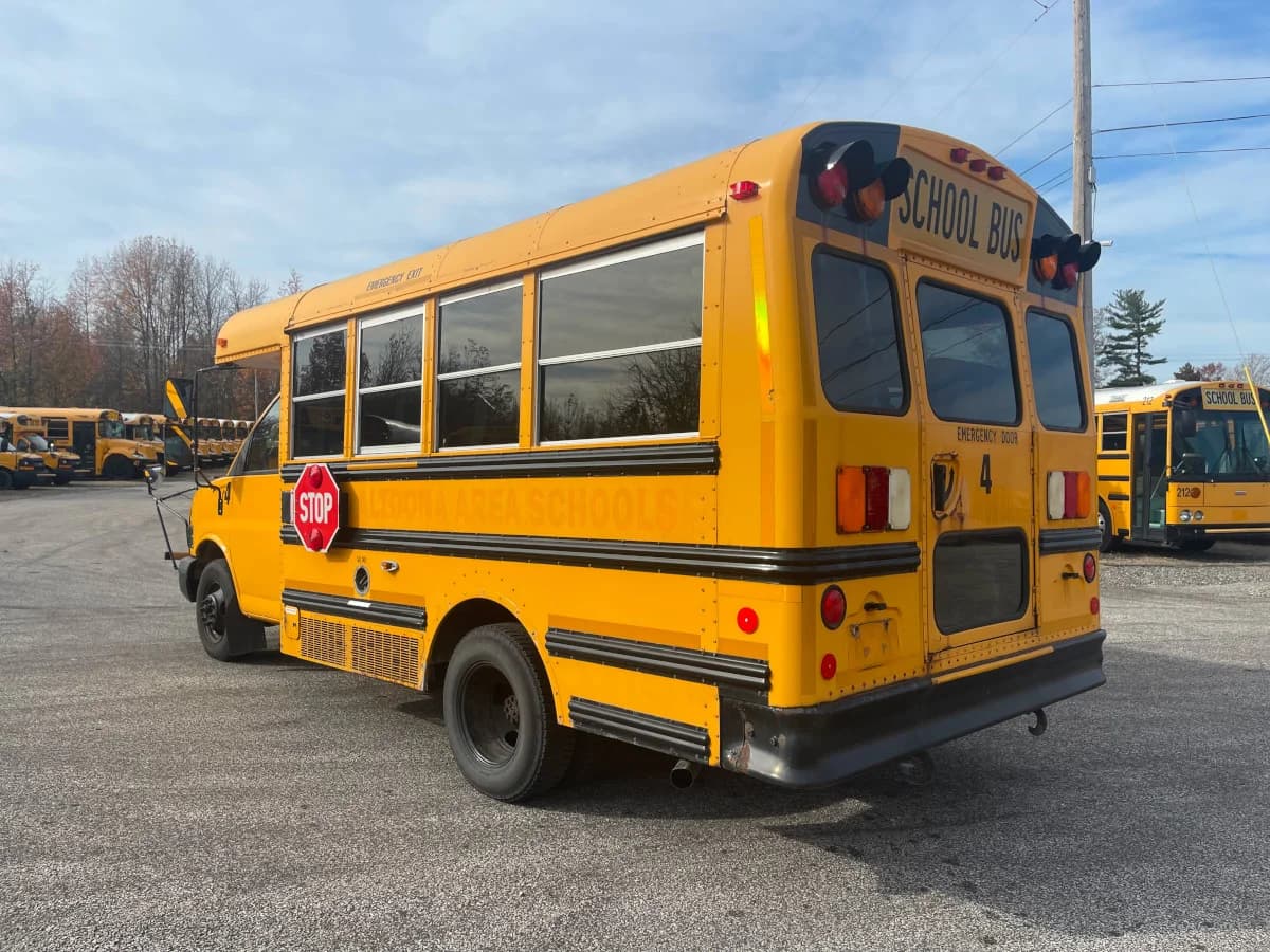 2010 Chevrolet 3500 Mini School Bus - Image 9