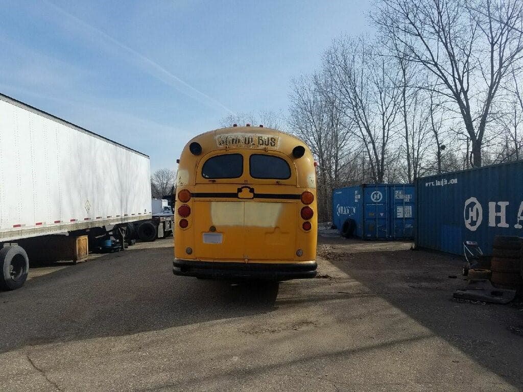 1986 Crown Coach International School Bus - Image 3
