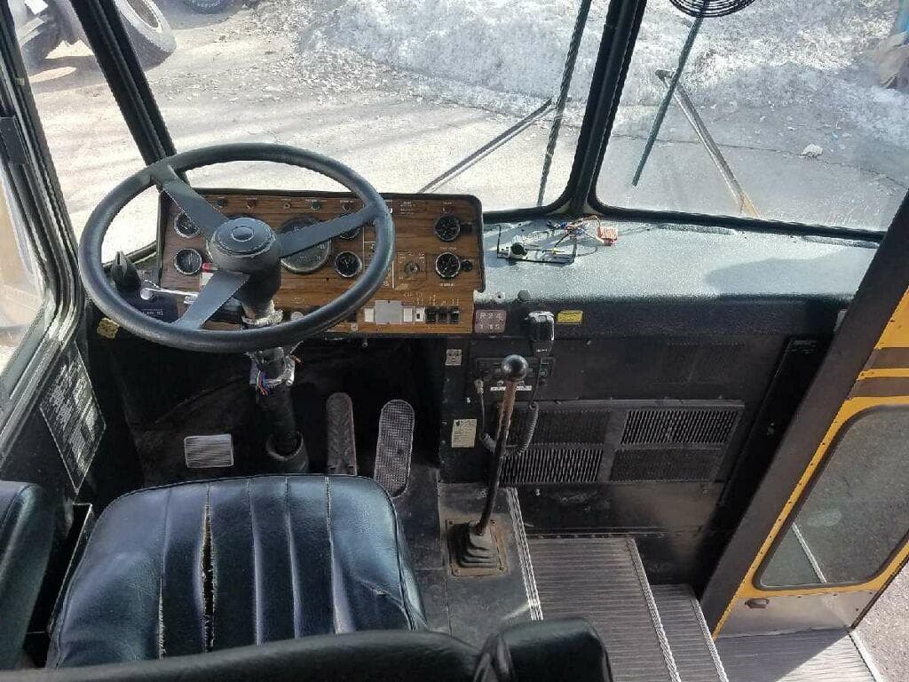 1986 Crown Coach International School Bus - Image 6
