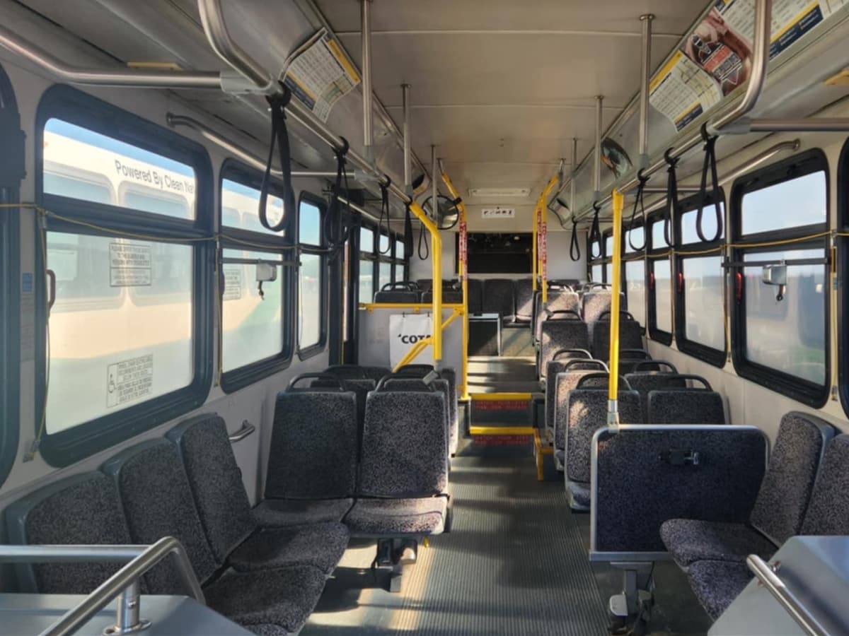 Transit Bus #10226 - Image 10