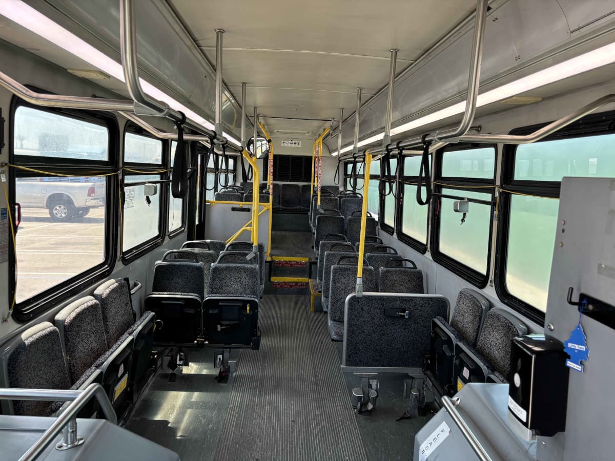 Transit Bus #10226 - Image 11