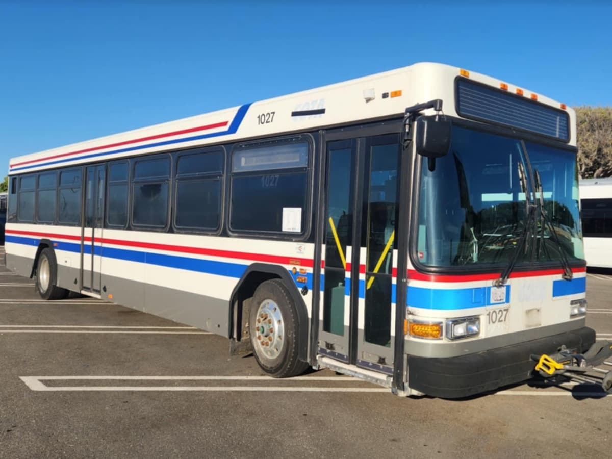 Transit Bus #10226 - Image 5