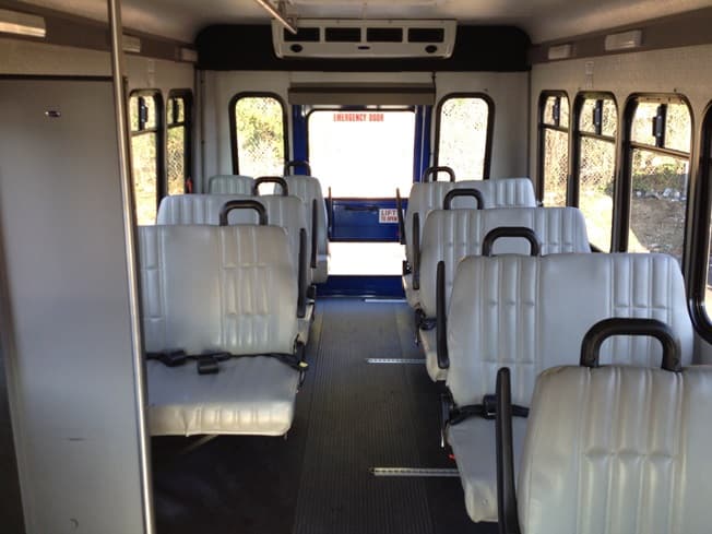 2006 Ford E450 Phoenix - Image 2