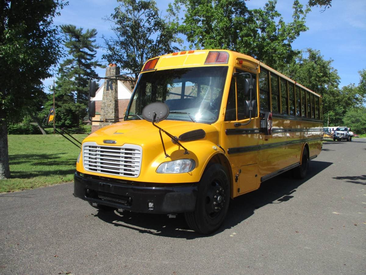 2013 Freightliner C2 bus