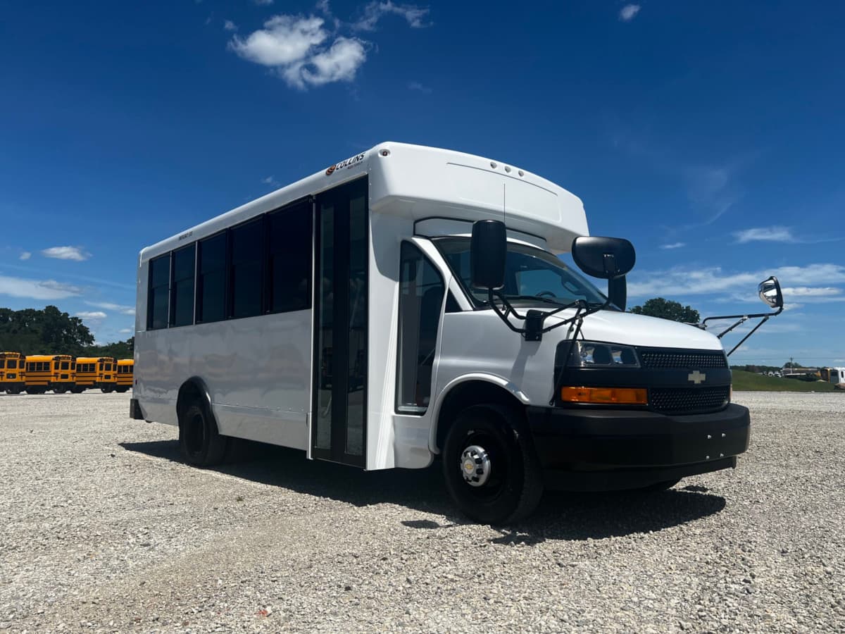2023 Chevrolet 3500 bus