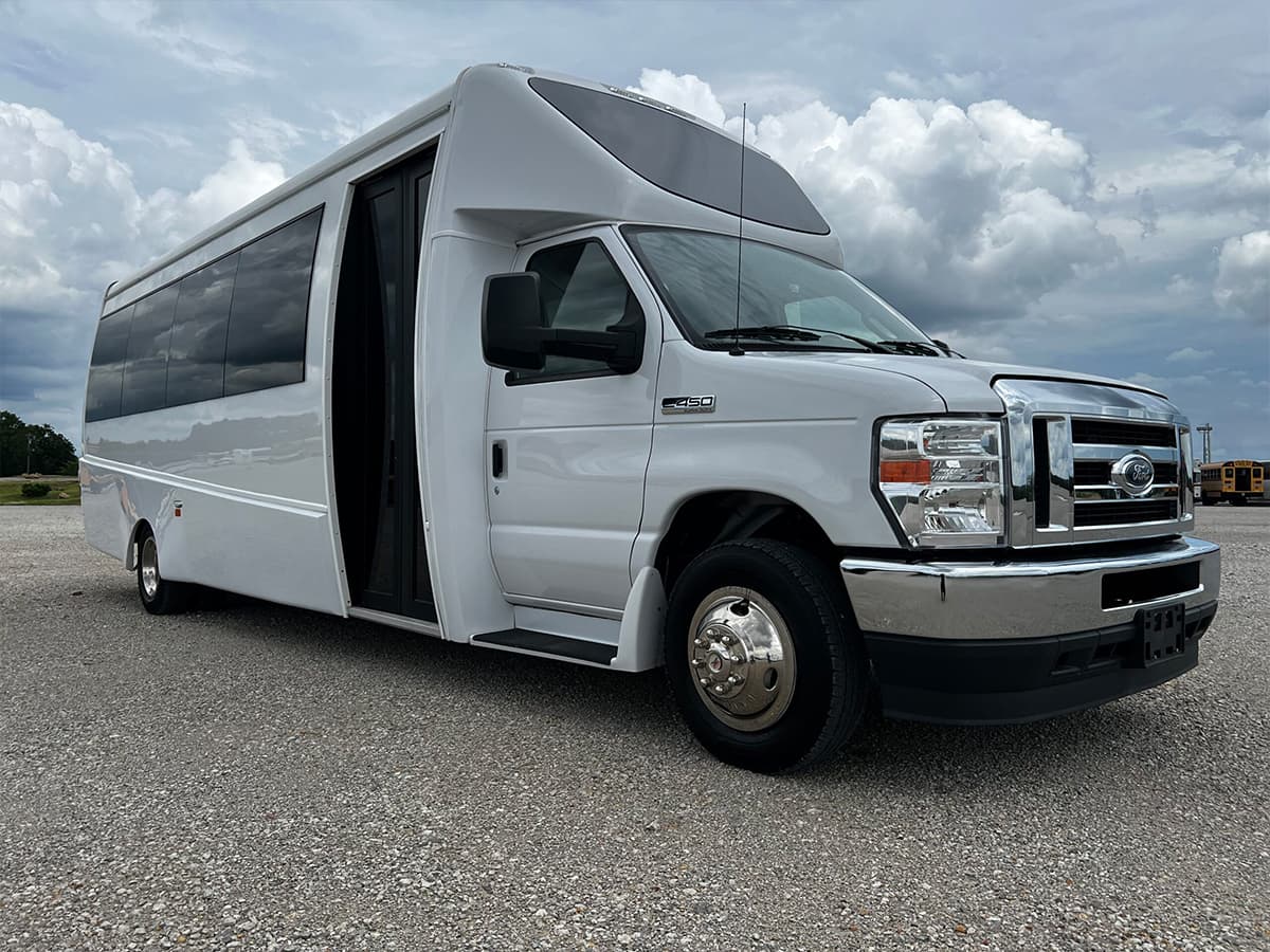 2021 Ford E450 bus